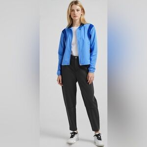 Brooks women’s performance running jacket.  Size medium